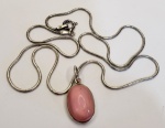 Colar produzido em prata de lei, corrente rabo de rato contraste 925ml Italiana, com pingente de pedra rosa, comprimento fechado:20cm.