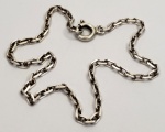 Pulseira produzida em prata de lei, corrente modelo cartier, comprimento aberto:18cm.