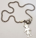 Pulseira produzida em prata de lei, corrente modelo bolinha, contraste de teor 925ml, comprimento aberto:17cm.