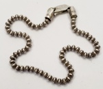 Pulseira produzida em prata de lei, contraste de teor 925ml, corrente em estilizado design, comprimento aberto:18cm.