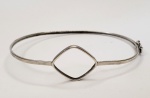 Pulseira produzida em prata de lei, maior comprimento:6,5cm.