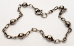 Pulseira produzida em prata de lei, com ornamentação de bolinha, comprimento aberto:18,5cm.