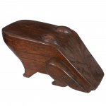 ADÃO de LOURDES (MG. 1945) Arte Popular, escultura de madeira, sapo, medida 60 x 30 x 42 cm.