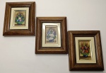 MINI QUADROS , Conjunto de Quadros Decorativos com Tema Floral  Elegância em Cada Detalhe Transforme o ambiente com este belo conjunto de 3 quadros florais, com molduras em madeira escura e acabamento dourado interno, que destacam ainda mais a arte. Cada peça apresenta uma delicada pintura de arranjos de flores em diferentes tons, trazendo cor e sofisticação para qualquer espaço.