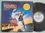 LP TRILHA SONORA ORIGINAL DO FILME BACK TO THE FUTURE // CAPA CONFORME FOTOS // DISCO EM MUITO BOM ESTADO // PODE CONTER RISCOS QUE CAUSAM CHIADOS, RUÍDOS OU PULOS