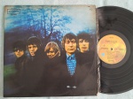 LP THE ROLLING STONES - BETWEEN THE BUTTONS // CAPA CONFORME FOTOS // DISCO EM MUITO BOM ESTADO // PODE CONTER RISCOS QUE CAUSAM CHIADOS, RUÍDOS OU PULOS