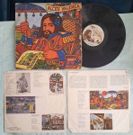 LP ALCEU VALENÇA - ESTAÇÃO DA LUZ C/ ENCARTE // CAPA CONFORME FOTOS // DISCO EM MUITO BOM ESTADO // PODE CONTER RISCOS QUE CAUSAM CHIADOS, RUÍDOS OU PULOS