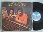 LP TOM E DITO // CAPA CONFORME FOTOS // DISCO EM MUITO BOM ESTADO // PODE CONTER RISCOS QUE CAUSAM CHIADOS, RUÍDOS OU PULOS