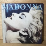 VINIL - Madonna - True Blue - não testado - disco  com  riscos superficiais.