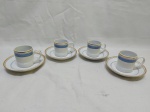 Jogo de 4 xícaras de café com 5 pires em porcelana Vista Alegre Portugal. Medindo 5cm x 5cm de altura.