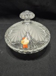 Linda compoteira em cristal alemão selado. Medindo 15cm x 11cm de altura total.
