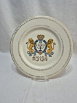 Lindo prato Salem decorativo em porcelana. Medindo 27,5cm de diâmetro.