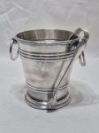 Lindo balde de gelo com pinça em prata 90 Fracalanza, modelo X. Medindo 12cm x 13cm de altura. Com leve desgaste na parte interna.