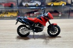 Miniatura moto KTM Duke. Escala 1/18. Aprox. 11,5cm. Metal, plástico e pneus de borracha. Conforme f