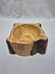 Cinzeiro em cerâmica Vallauris Grandjean Jourdan, madeira falsa. Medindo 15cm x 15cm x 7cm de altura.