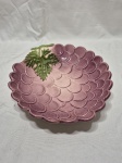 Centro de mesa em cerâmica vitrificada Nara. Medindo 29cm x 26cm x 6cm de altura.