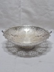 Linda cesta, fruteira em prata 90 Regia rendada com fundo cinzelado. Medindo 25cm x 8cm de altura.