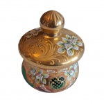 Bombonière em cristal verde com bela pintura Veneziana rica em douração e dourado, Alt. 15, Diam. 8 cm.