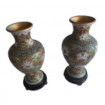 Par de vasos em cloisoné, Alt. 18, Diam. 10 cm.