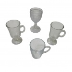 Duas taças para Irish coffee, 1 taça bico de jaca para vinho tinto e 1 caneca, todas em demi cristal, Alt. 15, 17 e 11 cm.