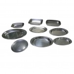 Nove travessas inox diversas, 38 x 26 a 25 x 15 e 28 x 21 a 22  x 15, Diam. 22 cm.