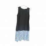 Vestido tubinho, Tam. 44 by Parlamento, na cor preta, bainha plissada nas cores preto e branco com desenhos simétricos.