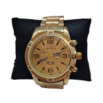 Relógio masculino Back Invicta HK-1990, dourado, um elo da pulseira está solto, funcionando.