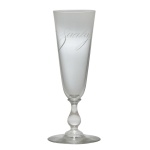 IMPERIO BRASILEIRO. VISCONDE DE GUAY  (Salvador, Bahia, 1841 - Rio de Janeiro, 1914)  Flute para champagne em cristal francês translucido, da Maison Baccarat pertencente ao Serviço do Visconde de Guay (Joaquim Elísio Pereira Marinho). Bojo liso com a inscrição: Gauly. 16 cm. Comerciante, banqueiro e político brasileiro. Título de Barão e Visconde.