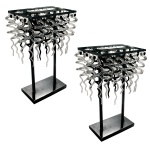 Peça de Design - Par de luminárias de mesa com estruturas retangulares, ornadas por pingentes espiralados em cristal. Bases lisas. 45 x 27 cm.