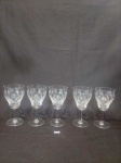 JOGO COM 6 TAÇAS PARA VINHO TINTO EM CRISTAL COM LAPIDAÇÃO LOSANGO.MEDIDA: 8 CM D X 16  CM DE ALTURA