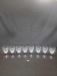 JOGO COM 8 TAÇAS PARA VINHO BRANCO EM CRISTAL COM LAPIDAÇÃO LOSANGO.MEDIDA: 7 CM D X 14  CM DE ALTURA