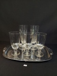 LOTE COM 1 BANDEJA EM  AÇO INOX TRAMONTINA, 3 TAÇAS DE CERVEJA EM CRISTAL E 2 TULIPAS EM CRISTAL. MEDIDA:  TULIPAS 7 CM D X 20 CM, TAÇAS DE CERVEJA 7,5 CM X 15,5 CM DE ALTURA, BANDEJA 39 CM DE COMPRIMENTO X 27 CM DE LARGURA