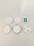 LOTE COM 6 PIRES EM PORCELANA EM DIVERSOS MODELOS E MARCAS, SENDO2 MARCADO REAL, ROBERTO SIMÕES, STEATITA, TODOS COM MARCAS DO TEMPO MANCHAS E DESGASTE NA PINTURA. MEDIDA: MAIOR 16,5 CM D, MENOR 12 CM D
