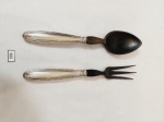 PAR DE TALHERES PARA SALADA EM OSSO COM CABO EM PRATA 90  FRACALANZA. MEDIDA: COLHER 22,5 CM DE COMPRIMENTO, GARFO 22 CM DE COMPRIMENTO
