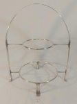 SUPORTE PARA PRATOS MARCADO  RIVA   EM  PRATA90  .MEDIDA: 42 CM DE ALTURA X 32,5 CM DE COMPRIMENTO