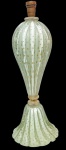 Imponente e lindíssimo abajur finamente executado em vidro artístico de murano de excepcional qualidade e manufatura, design exclusivo com rico trabalho gomado, bolhas e pó de ouro. Fiação nova. Mede 53,5 cm de altura x 20,0 cm de diâmetro da base. Impecável estado de conservação.