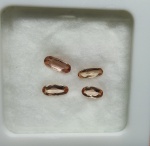 Lindo Lote composto por 04 Preciosos e raros Topázios Imperial Extra pêssego, totalizando 2.025 cts , Excelente qualidade AAA e clareza transparente , clássica lapidação oval brilhante, medindo aprox 8 x 4 mm, 7.0 x 3.0 mm e 6.0 x 4.0 mm. Ótimo investimento para montar uma joia de qualidade . Origem Brasil . Acondicionadas em caixa acrílica .