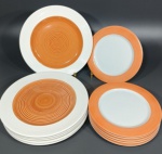 2 conjunto de pratos: 6 em porcelana da marca Schmidt (26 cm d) e 6 em cerâmica esmaltada (32 cm d).