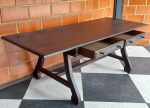 MOBILIÁRIO - Antiga mesa de madeira, estilo cavalete, 2 gavetas frontais. Med. 80x230x90 cm.