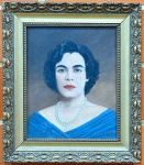 QUADRO - Z. MANDY - OST - Belo retrato feminino, datado de 1958, com bela moldura dourada. Med. 40x33 cm e 57x50 cm. Moldura com craquelados.