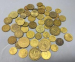 NUMISMÁTICA - Lote de aproximadamente 200 gramas de moedas dourada.