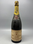 BEBIDA - MOËT & CHANDON - Champagne Brut Impérial 1966, garrafa original com rótulo e cápsula de época. Edição destinada ao mercado duty free. Peça de destaque para colecionadores. SEM GARANTIA DA INTEGRIDADE DO LÍQUÍDO.
