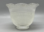 DEMI CRISTAL - Antiga cúpula prismática em demi cristal. Med. 11x14x5,5 cm.