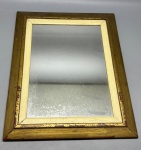ESPELHO - Antigo espelho retangular, moldura simples. Med. 31x22 cm e 41x33 cm.