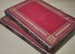 Tableux Historiques de la Révolution Française - Paris 1817 - 1a. ed. Monumental em 2 tomos - Belíssima encadernação in folio 46x31cm - Ricamente ilustrada com 223 gravuras de página inteira com protetores de tecido, incluindo dois frontispícios, 66 retratos e 155 cenas históricas - Muito bom exemplar, sinal de acidificação, encadernação com desgastes, marcas do tempo.