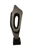 Hidalgo Adams, escultura em basalto negro -med. 136x43cm ( somente a escultura) -med. 14x31x31cm ( m