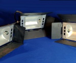 ILUMINAÇÃO - Lote com três refletores marca TELEM, com cabo de alimentação - 110 v. Lâmpadas halógenas palito. Testados, sem garantia. Medem fechados - 8 x 15 x 25 cm.