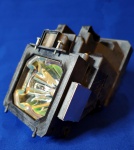 JAPÃO - Lâmpada profissional para projeção, na caixa, sem uso. Modelo POA - LMP 116.Referências - HG - MZ &$ - LPC - GF 30. No estado, sem garantia.