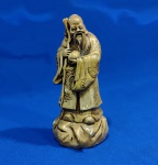 CHINA - Bela representação de Sábio Chinês. Antiga peça em gesso, muito bem tratado em laca. Mede 8 x 7 x 6 cm. Colecionismo.