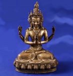 TIBET - Lindíssima escultura em bronze fundido com a representação da deidade  Avalokiteswara, do budismo. Peça importada, pesada, medindo 16 x 14 x 10 cm.